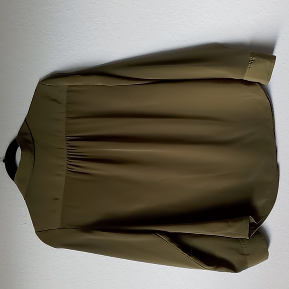 Talbots Petites Olive Green Long Sleeve Button Down Easy Care Blouse Size M - Picture 7 of 12